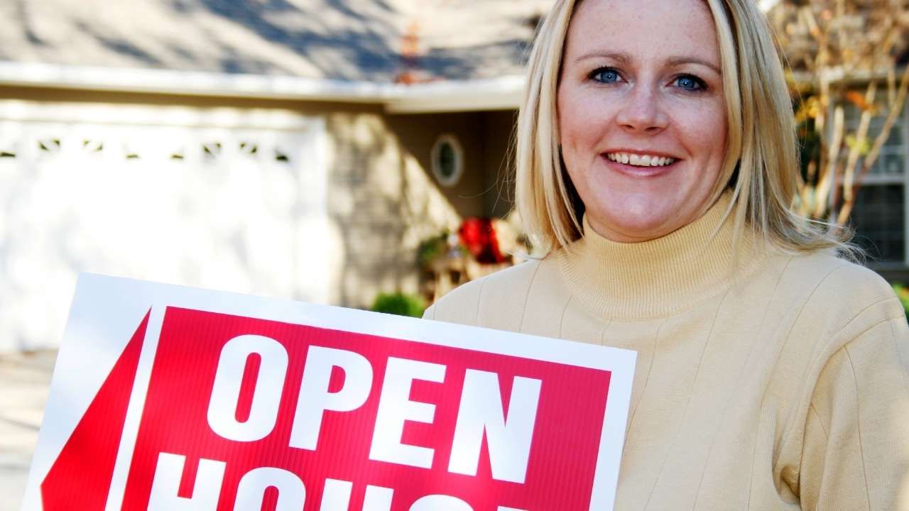 How Long Island Realtors Guide You Through the Home Selling Process