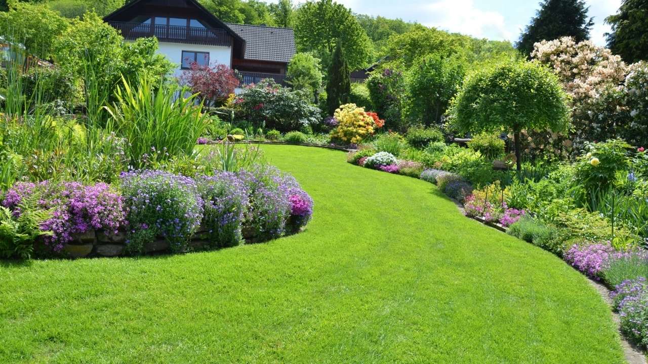 Creating Curb Appeal: 10 Gorgeous Landscape Design Trends to Make Your Property Pop in 2021